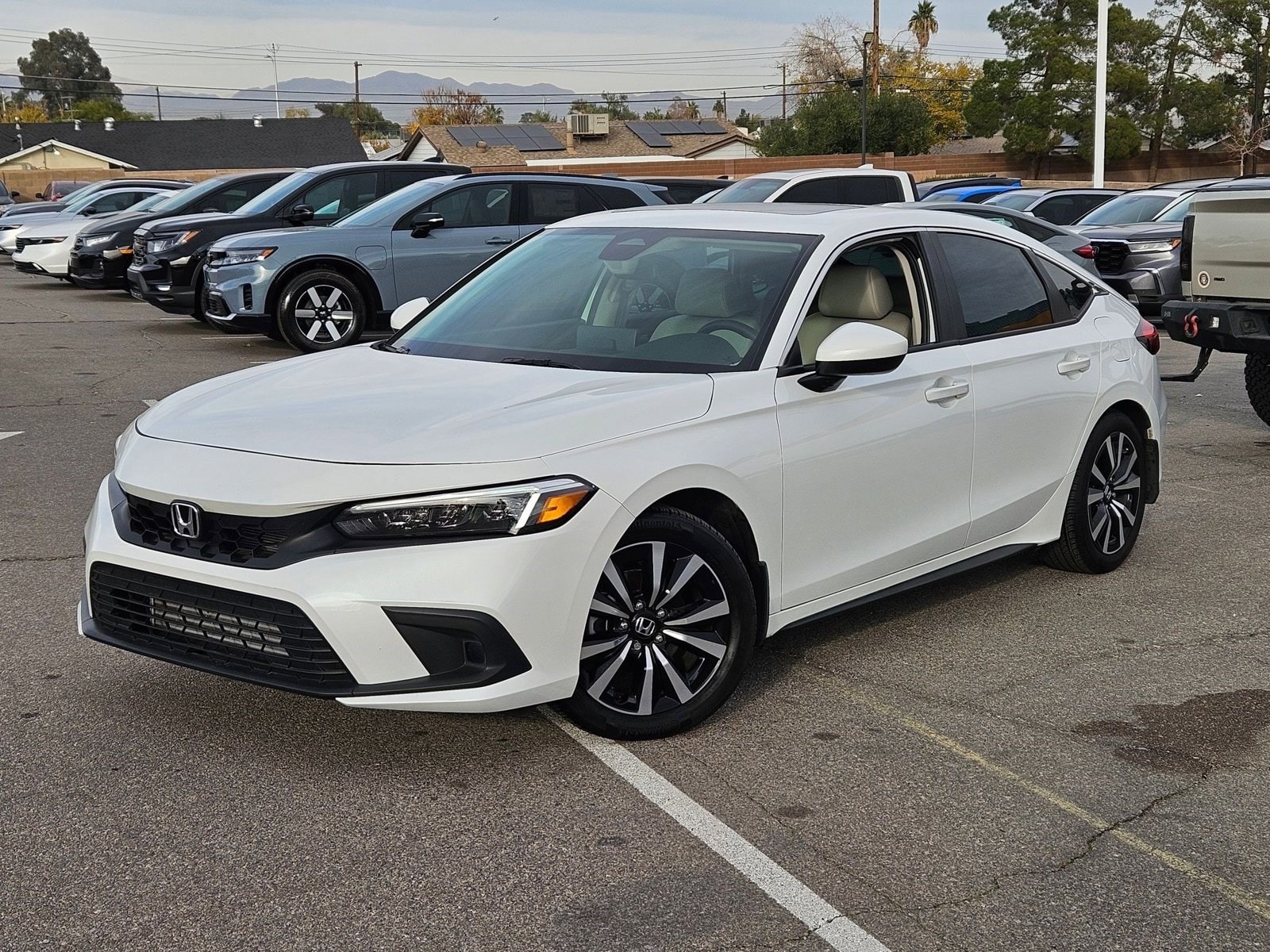 2023 Honda Civic Hatchback EX-L's photo