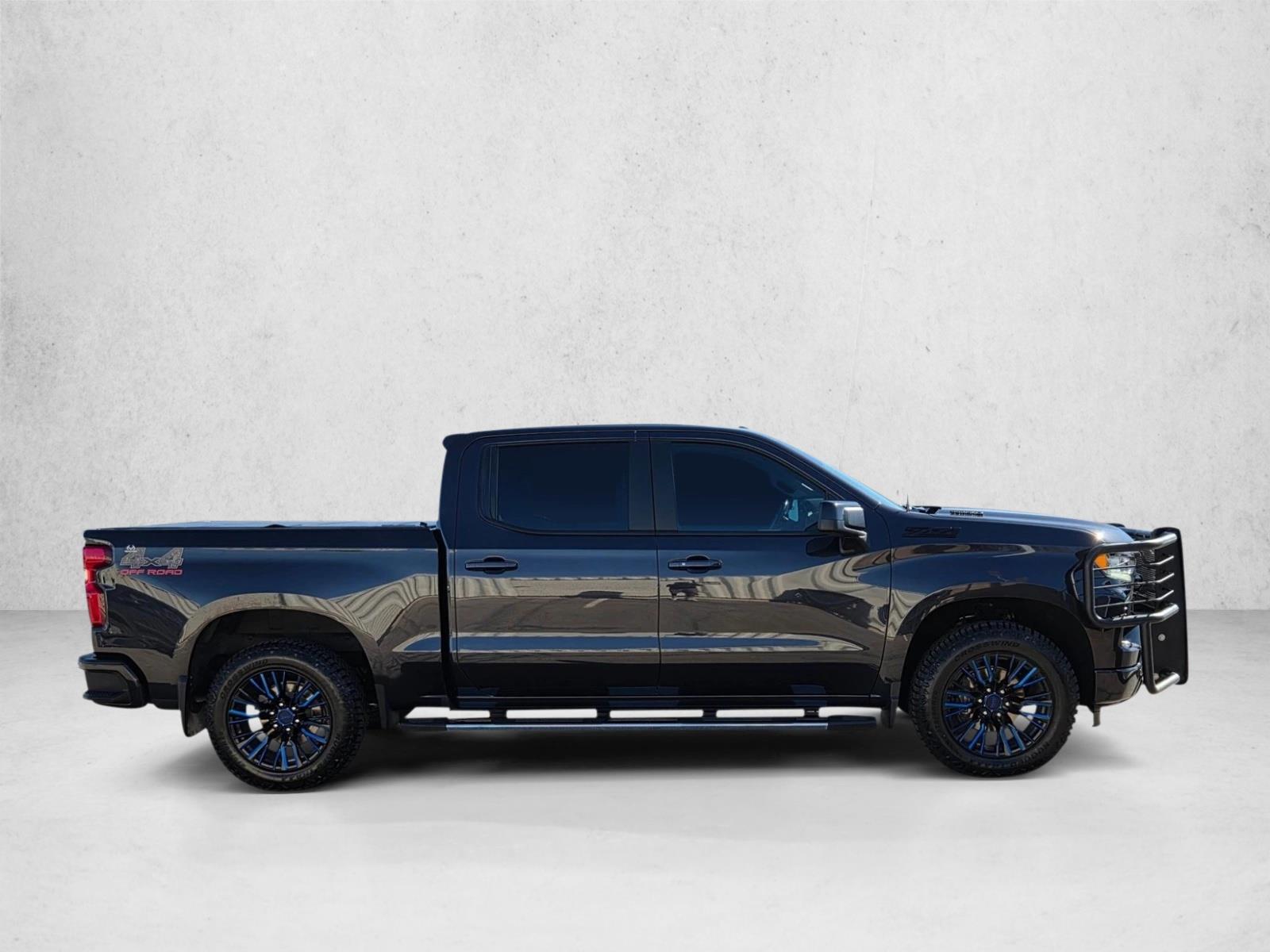 2022 Chevrolet Silverado 1500 RST photo 3