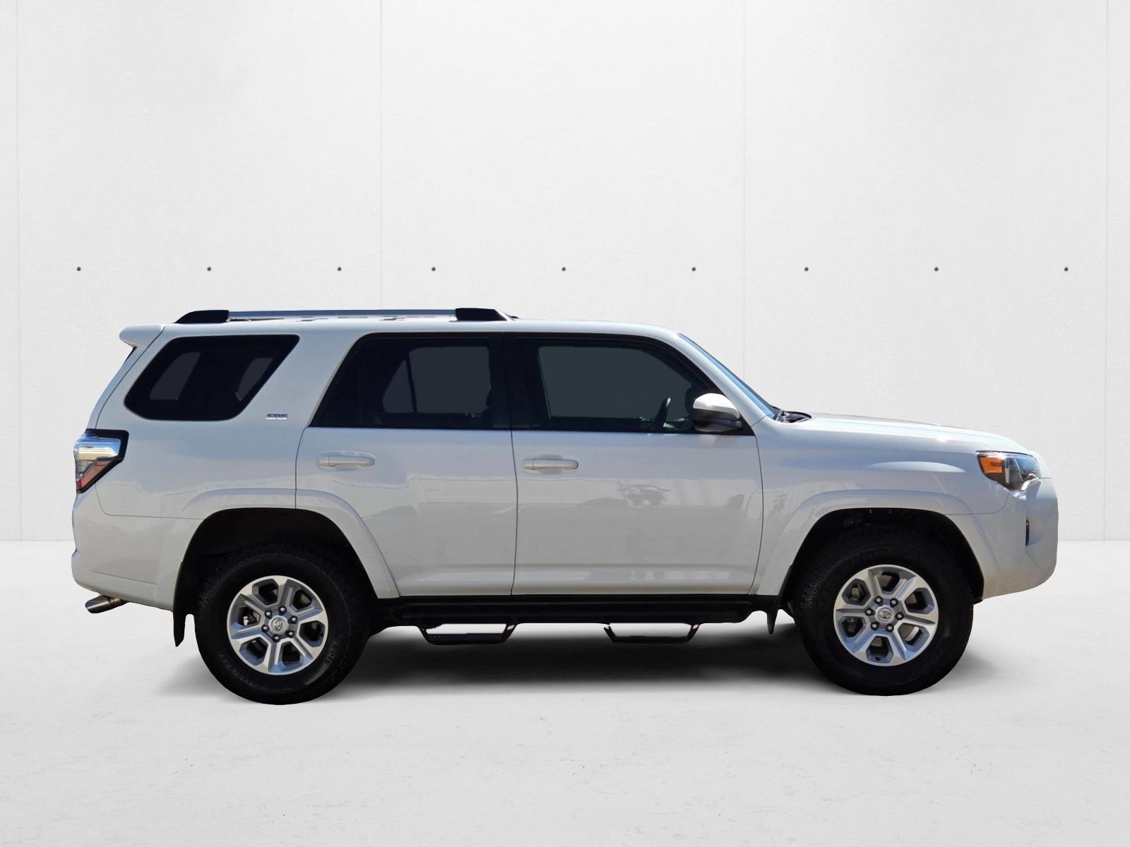 2023 Toyota 4Runner SR5 photo 2
