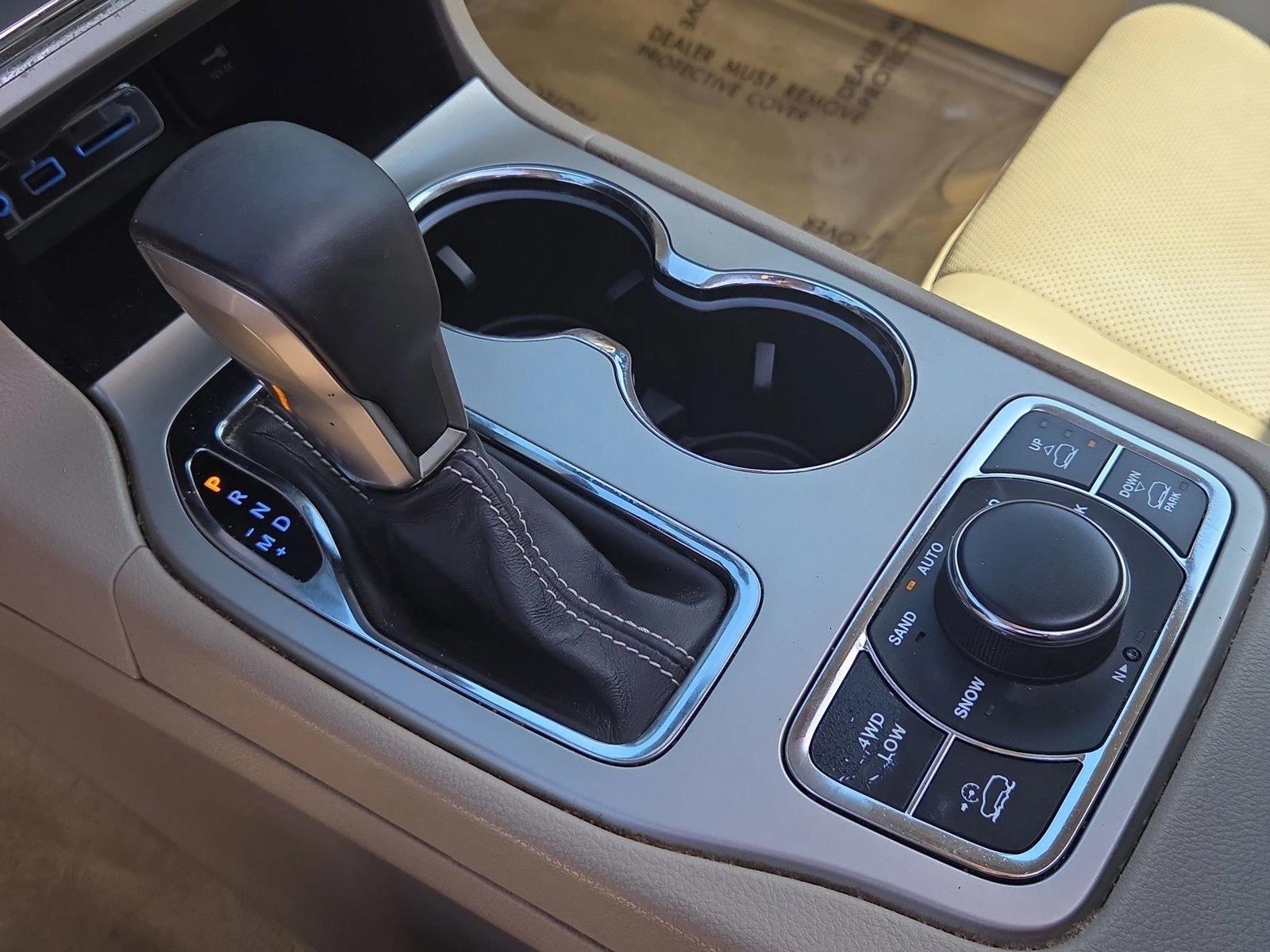 2016 Jeep Grand Cherokee Overland - Photo 12