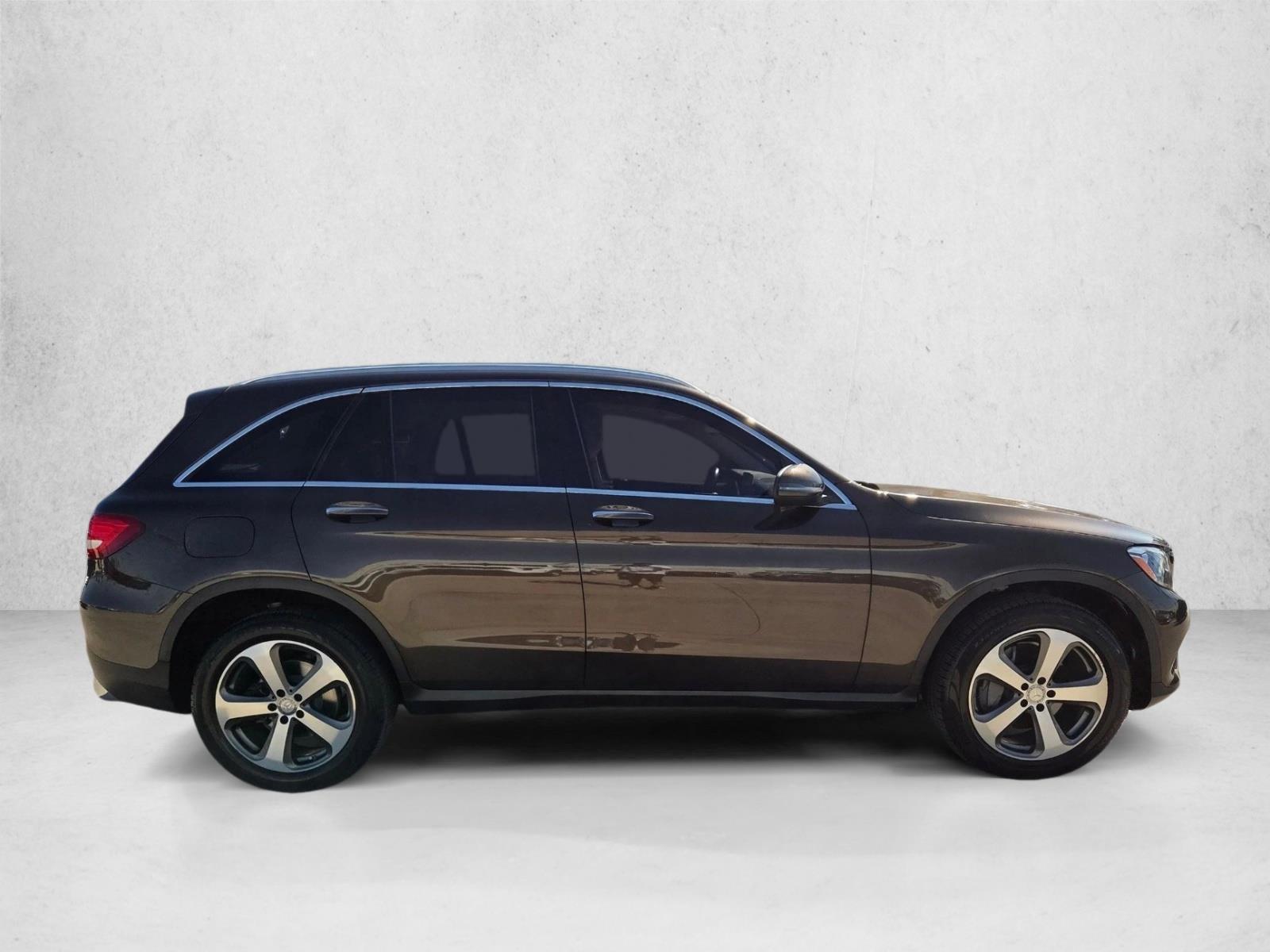 2016 Mercedes Benz GLC 300 photo 3