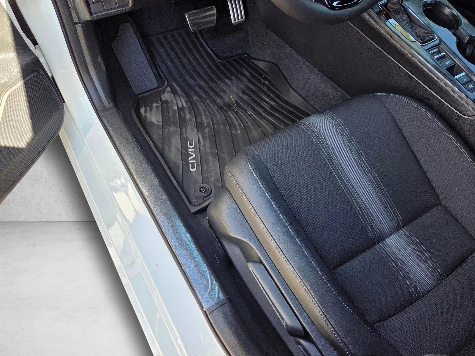 2026 Honda Civic Sport Hatchback photo 4