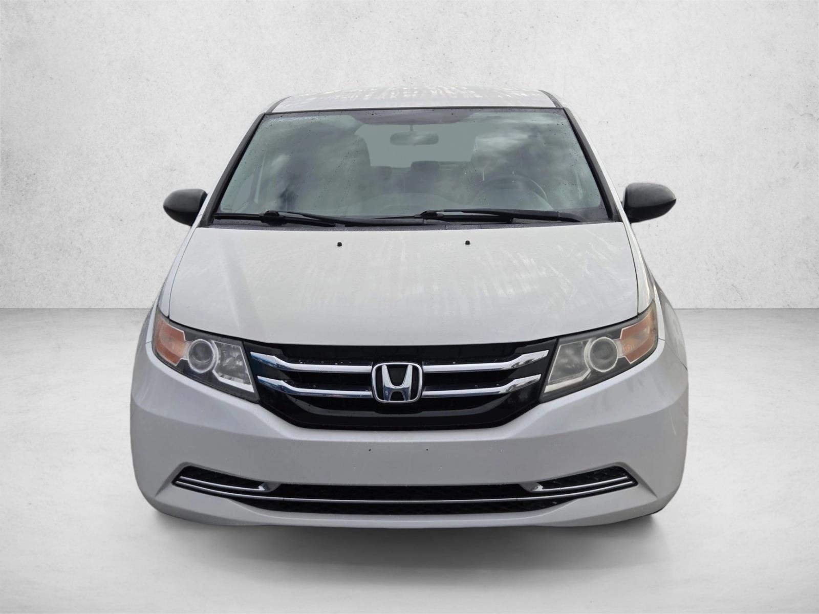 2017 Honda Odyssey LX photo 2