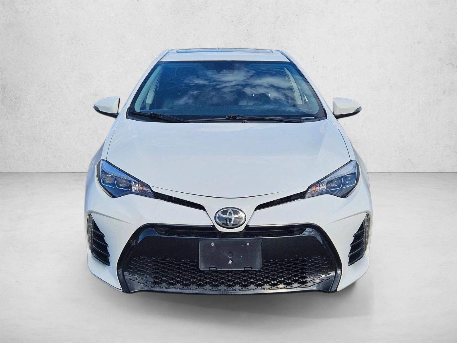 2017 Toyota Corolla SE photo 2