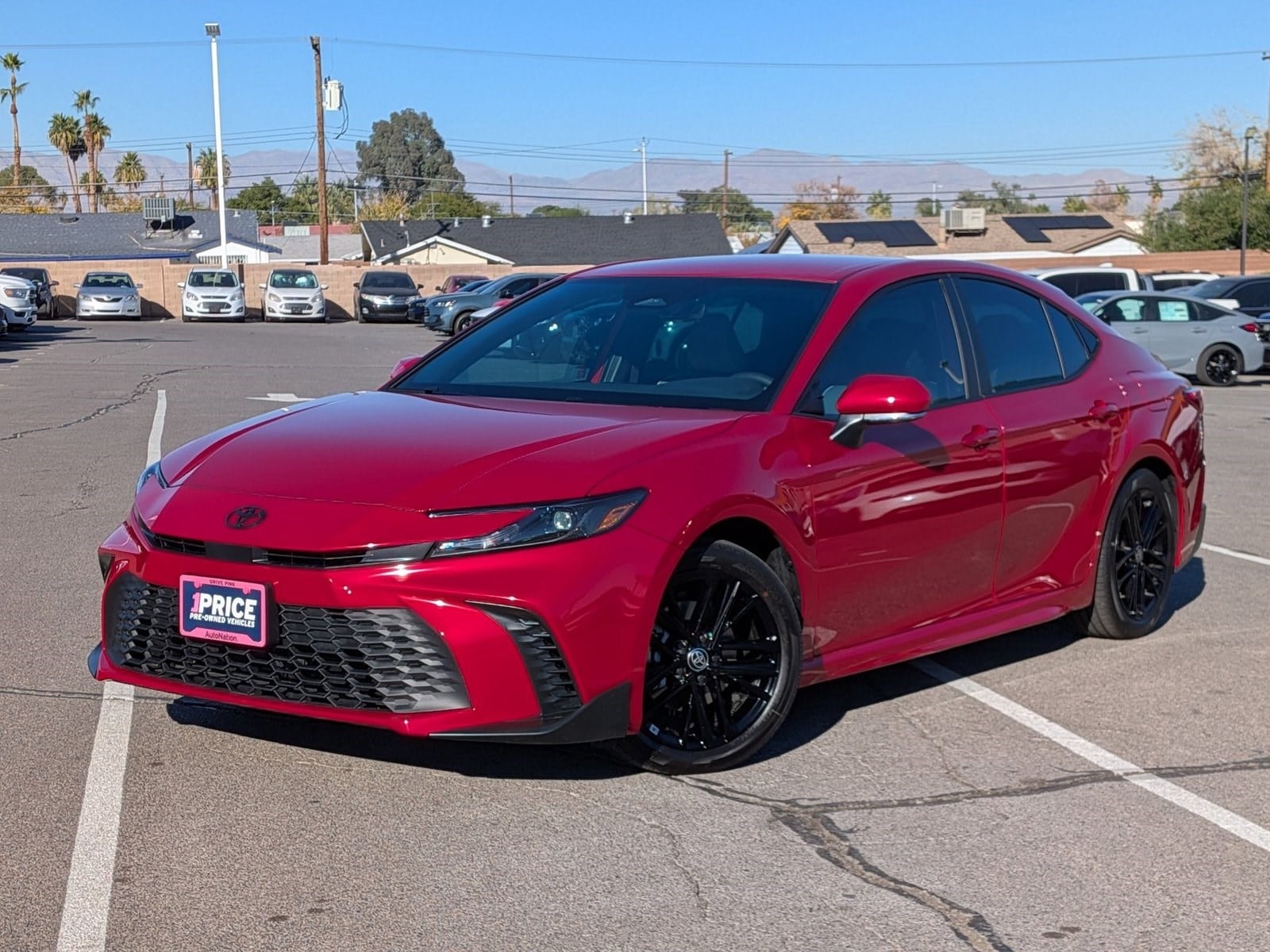 2025 Toyota Camry SE's photo