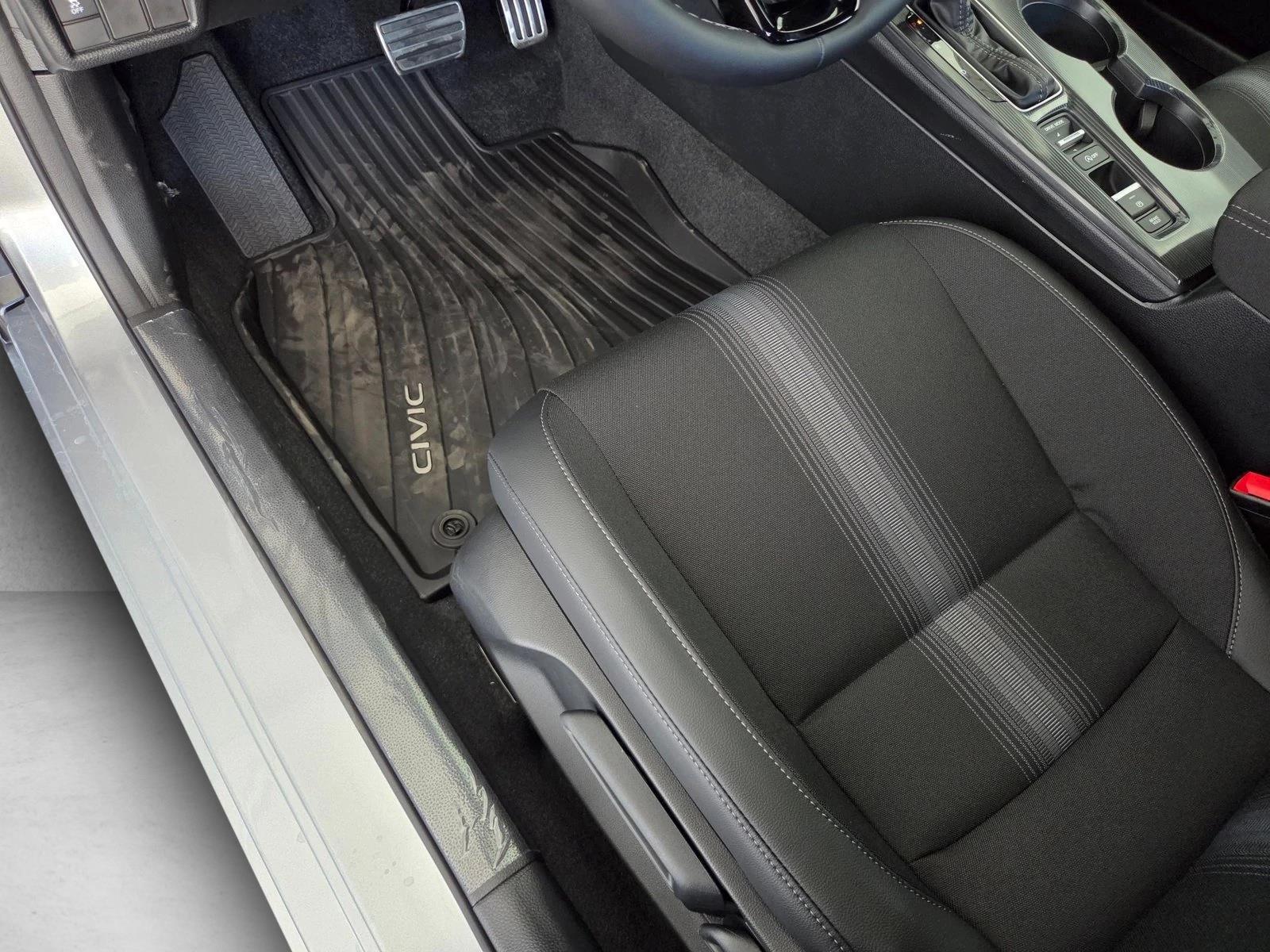 2026 Honda Civic Sport Hatchback photo 4