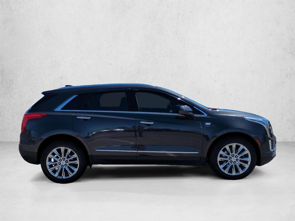 Used 2017 CADILLAC XT5 Platinum SUV