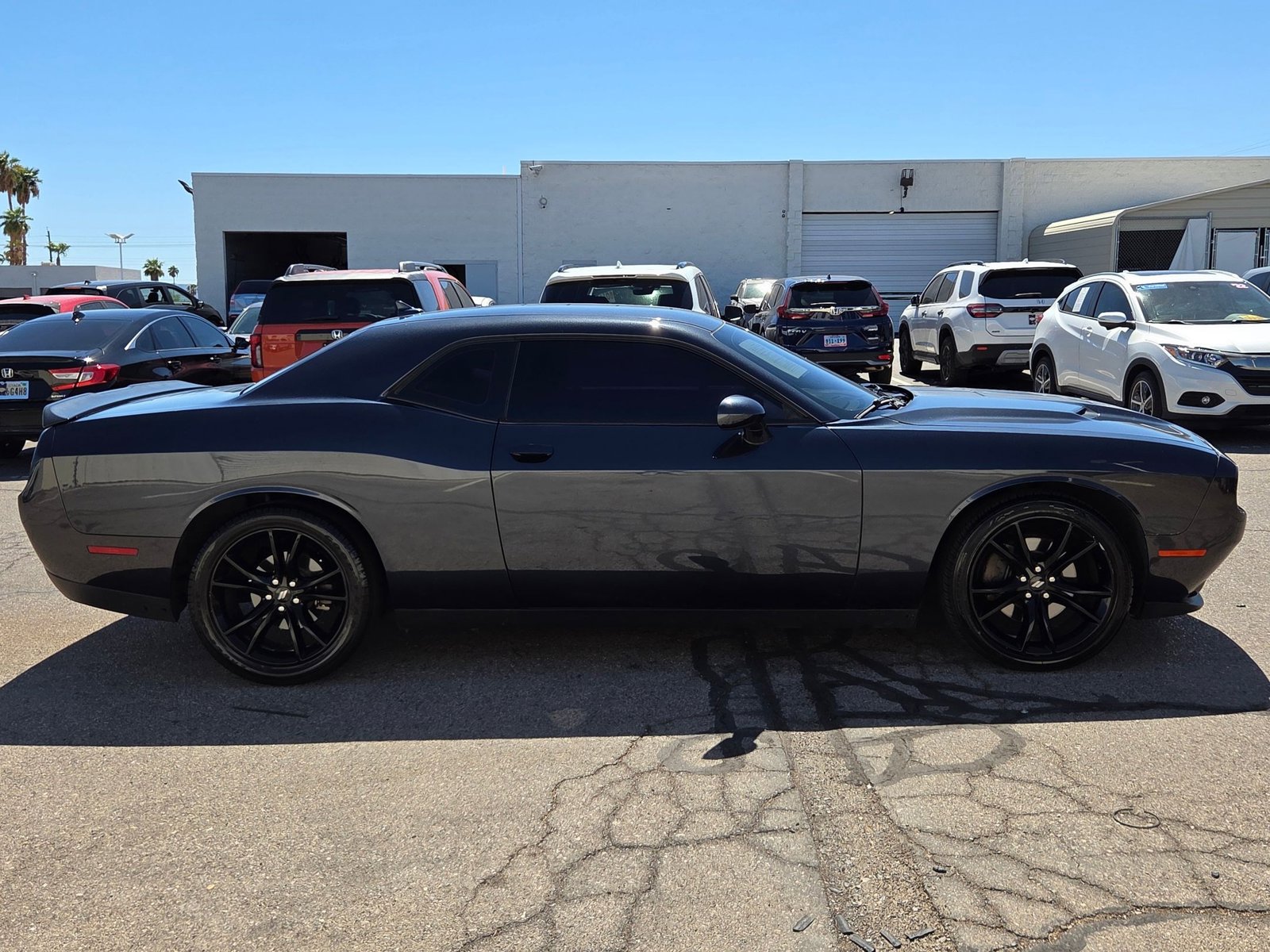 2017 Dodge Challenger SXT photo 4