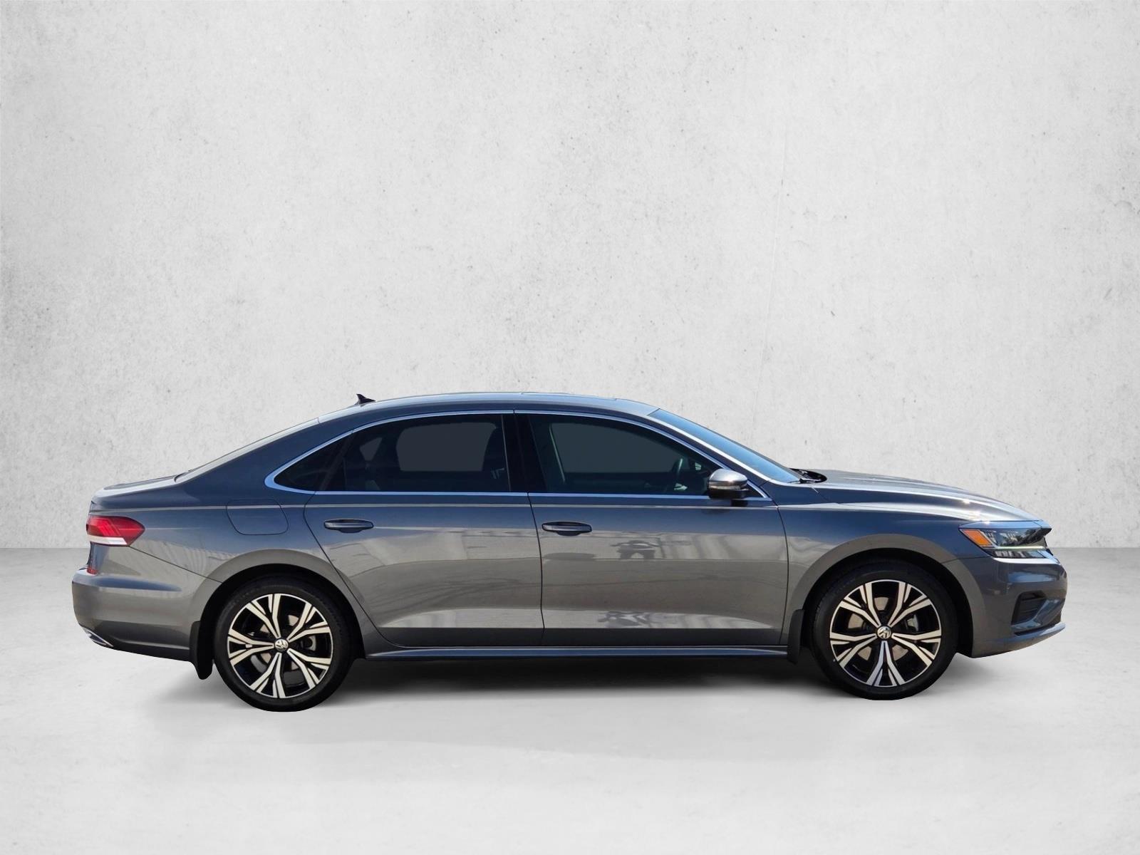 2022 Volkswagen Passat 2.0T SE photo 4