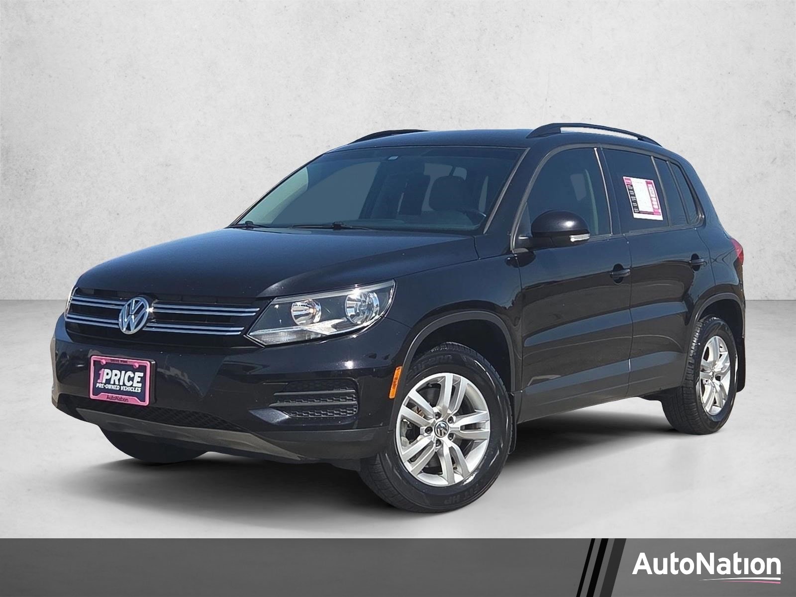 2017 Volkswagen Tiguan 2.0T S's photo