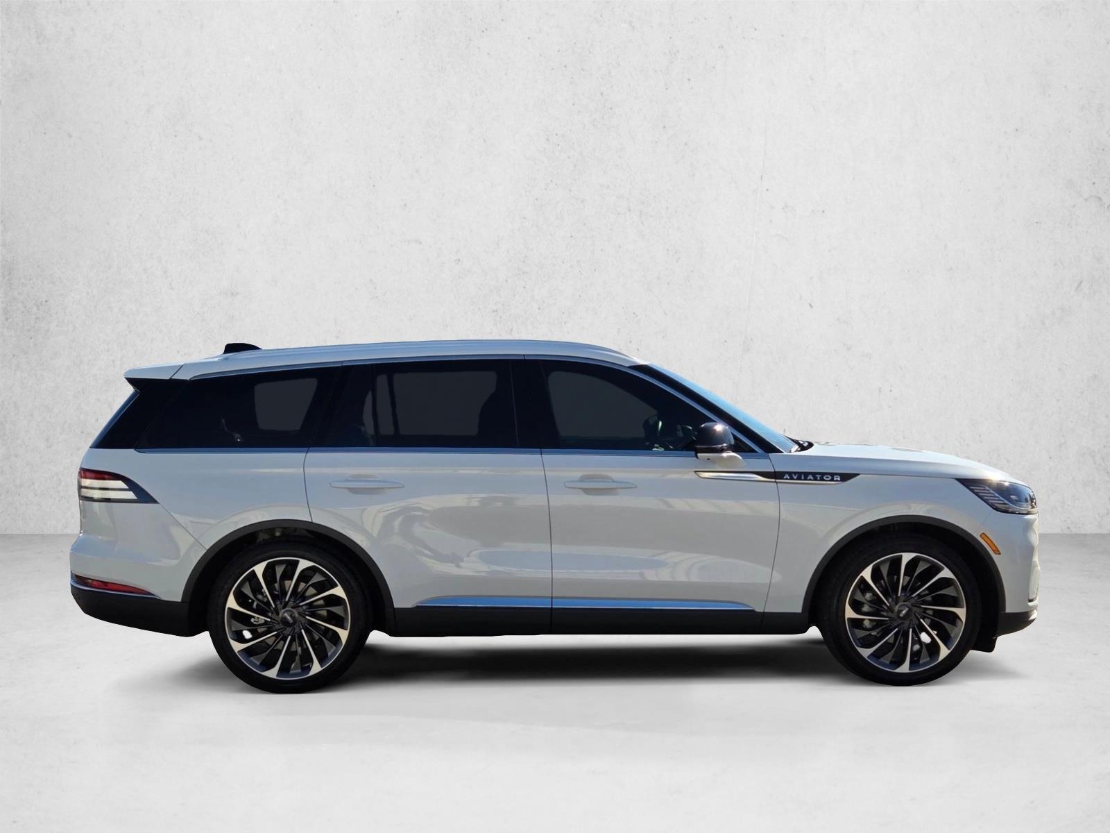 2025 Lincoln Aviator Reserve photo 4