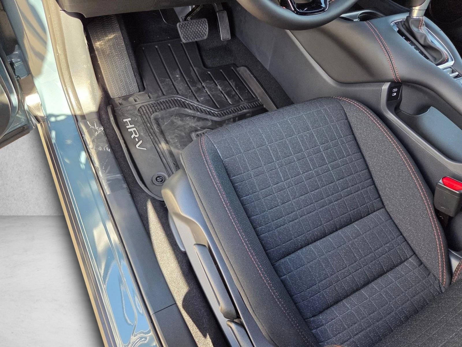 2026 Honda HR-V Sport photo 4