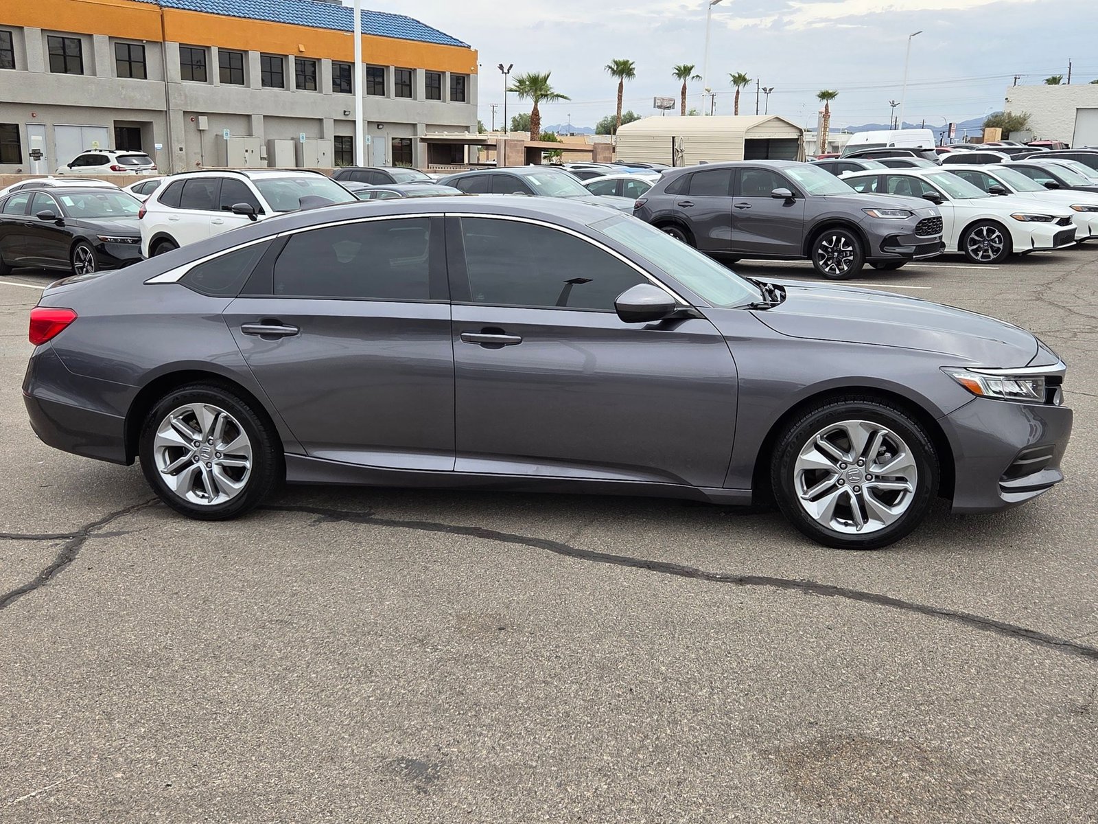 2020 Honda Accord LX 1.5T photo 4