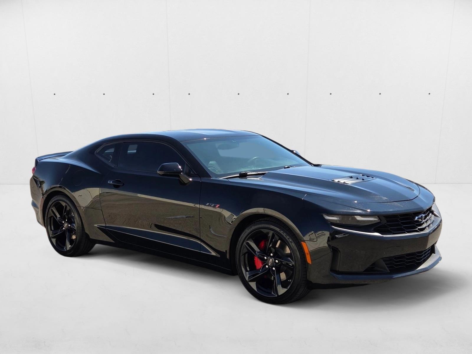 2021 Chevrolet Camaro LT1 photo 3