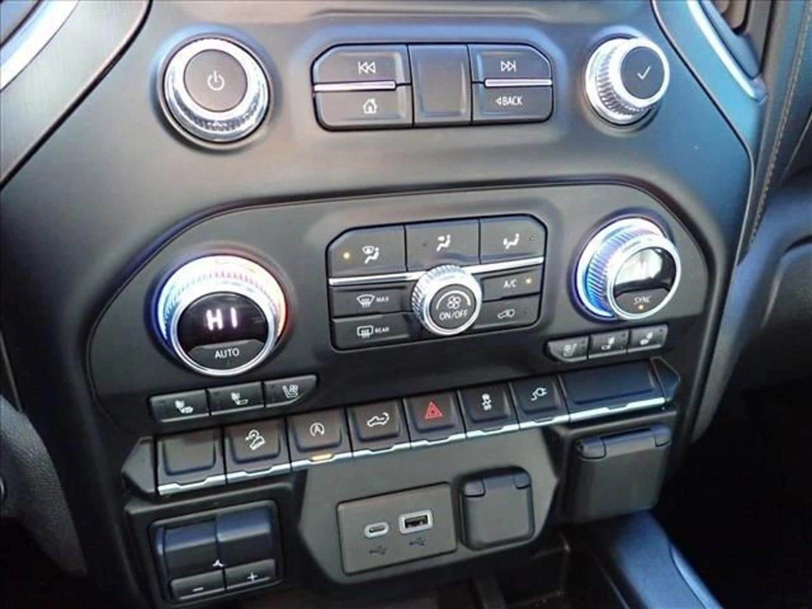 2021 GMC Sierra 1500 AT4 - Photo 18