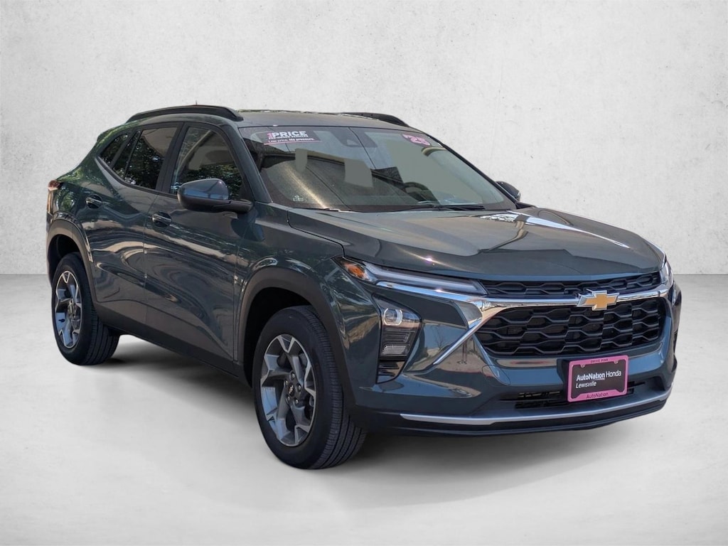Used 2025 Chevrolet Trax LT SUV