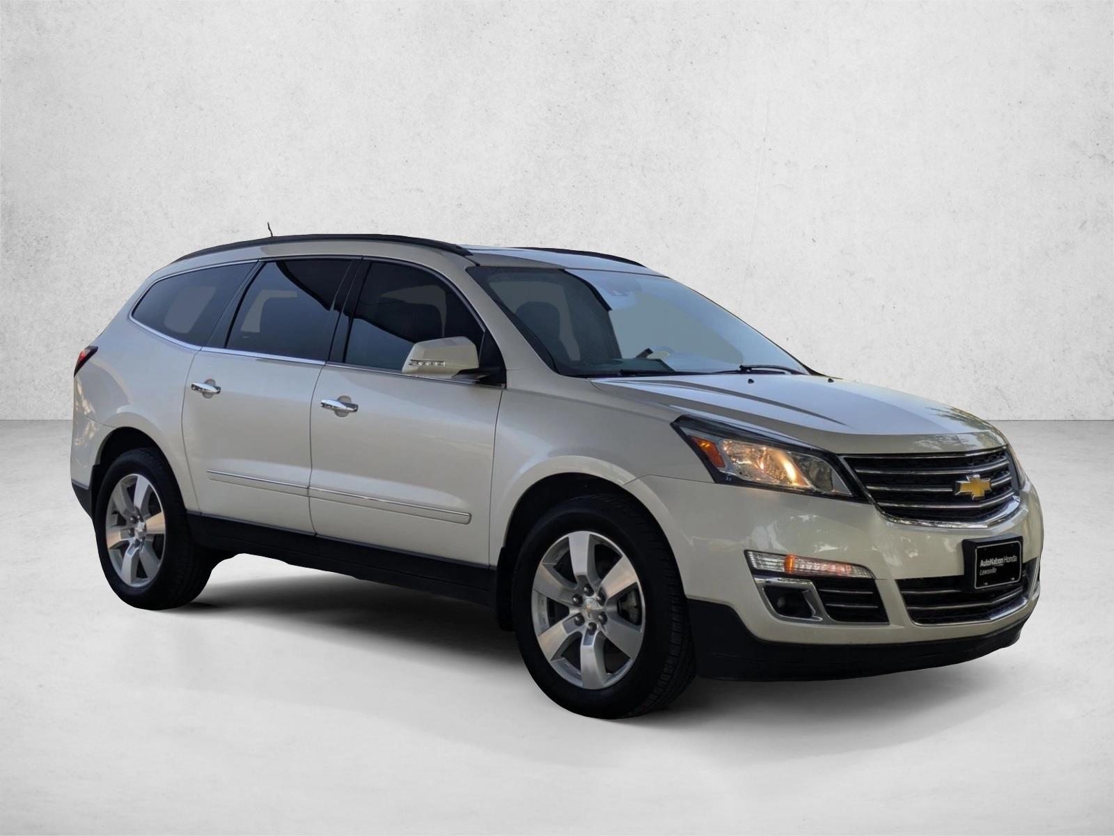 2015 Chevrolet Traverse LTZ photo 2