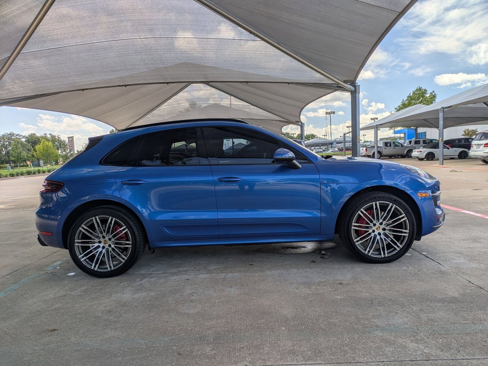 2015 Porsche Macan Turbo photo 4