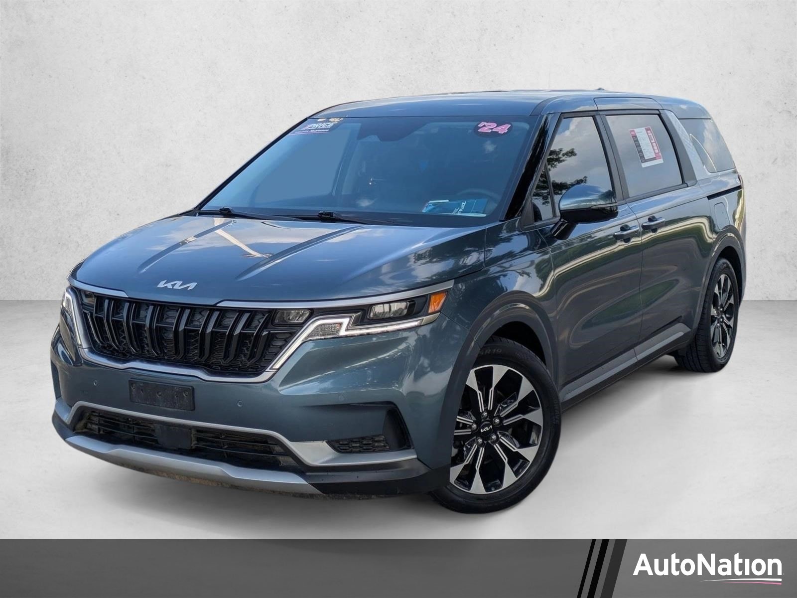 2024 Kia Sedona EX's photo