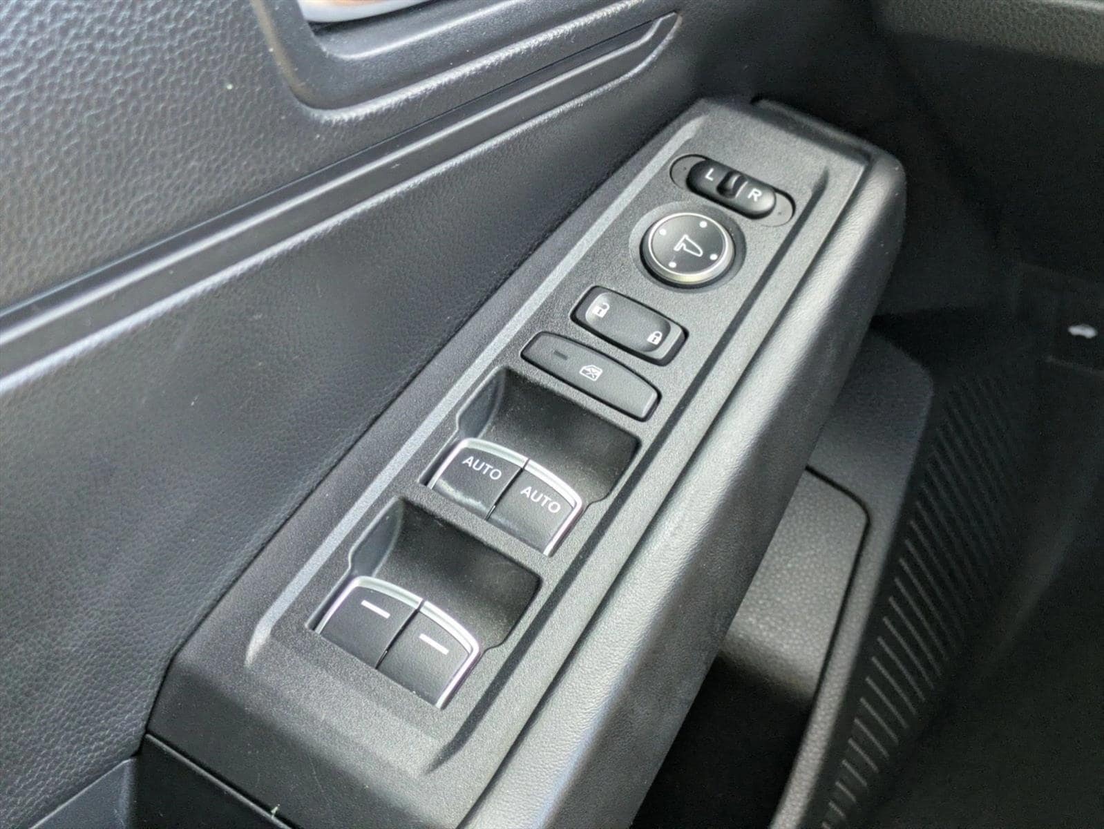 2023 Honda Accord LX - Photo 14