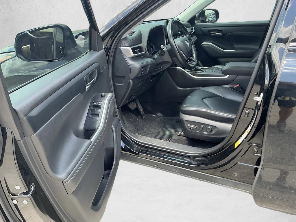 Used 2020 Toyota Highlander XLE SUV