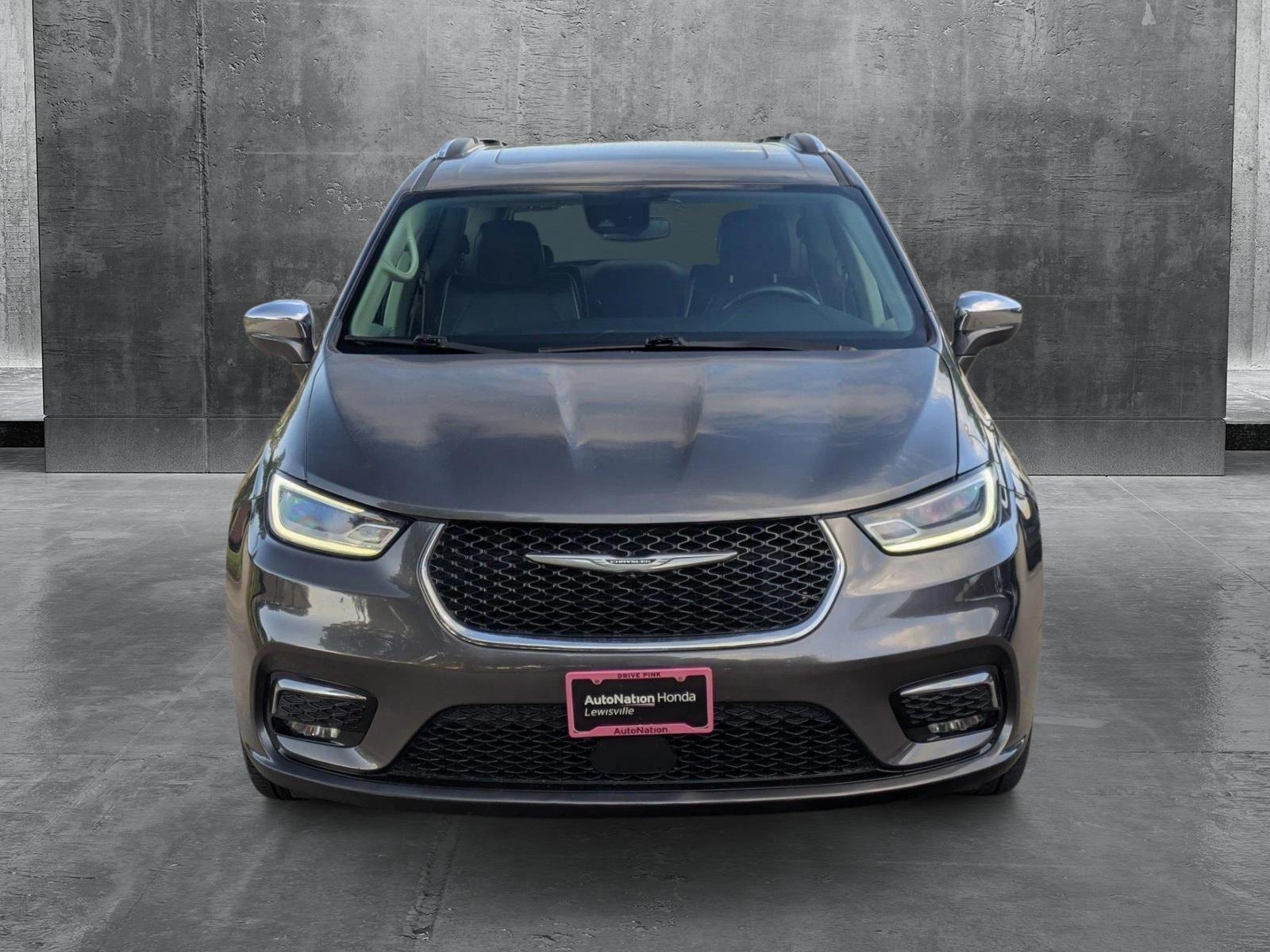 2021 Chrysler Pacifica Limited photo 2