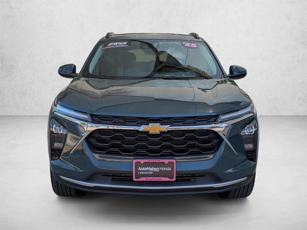 Used 2025 Chevrolet Trax LT SUV