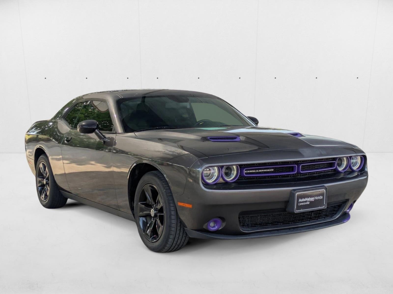 2021 Dodge Challenger SXT photo 3