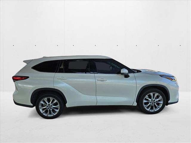 2021 Toyota Highlander Limited photo 3