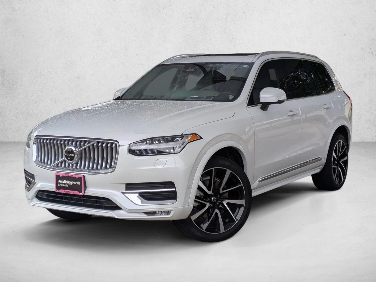 2024 Volvo XC90 Plus's photo