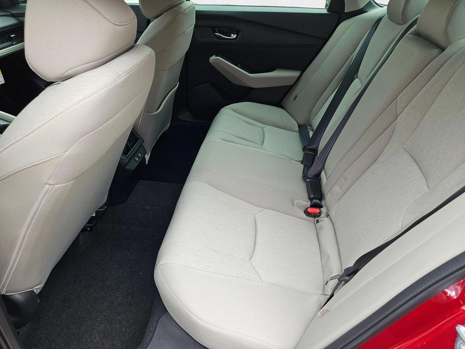 2025 Honda Accord SE - Photo 15