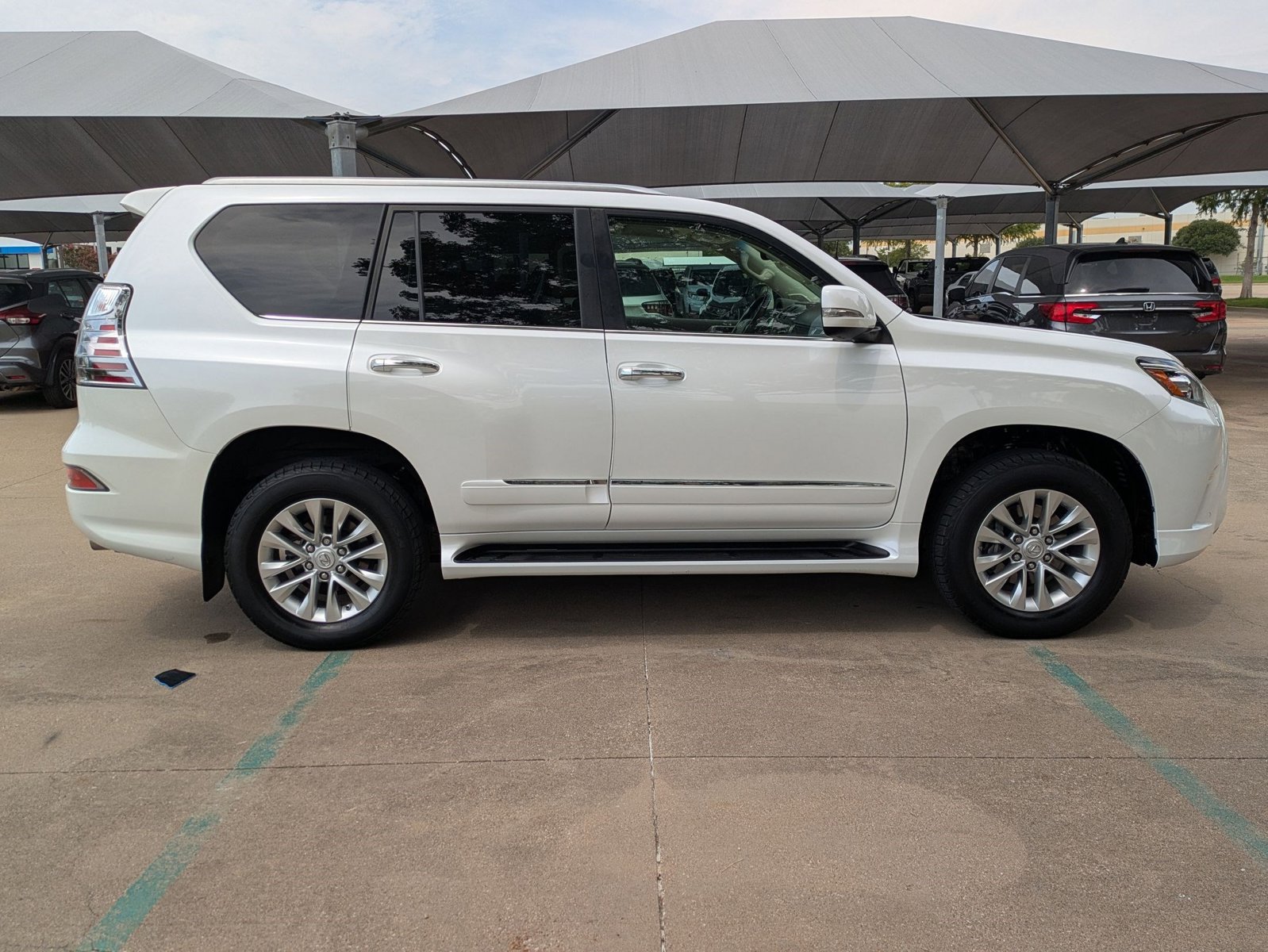 2019 Lexus GX 460 photo 2
