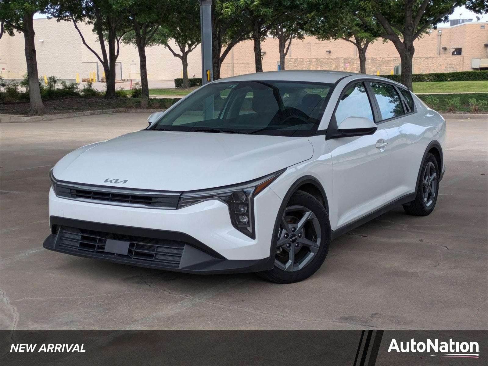 2025 Kia K4 LXS AT's photo