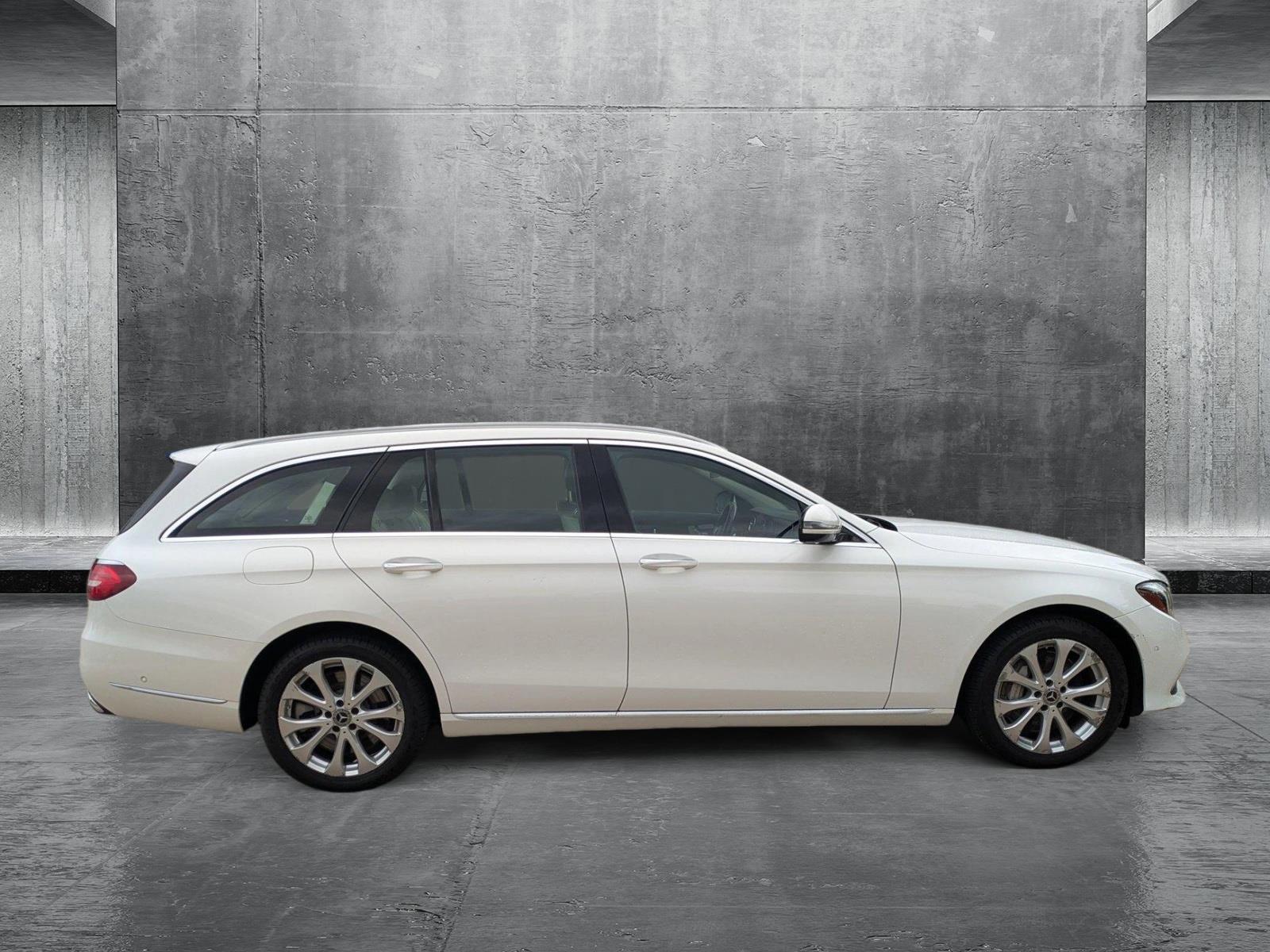 2018 Mercedes Benz E 400 4MATIC Wagon photo 4