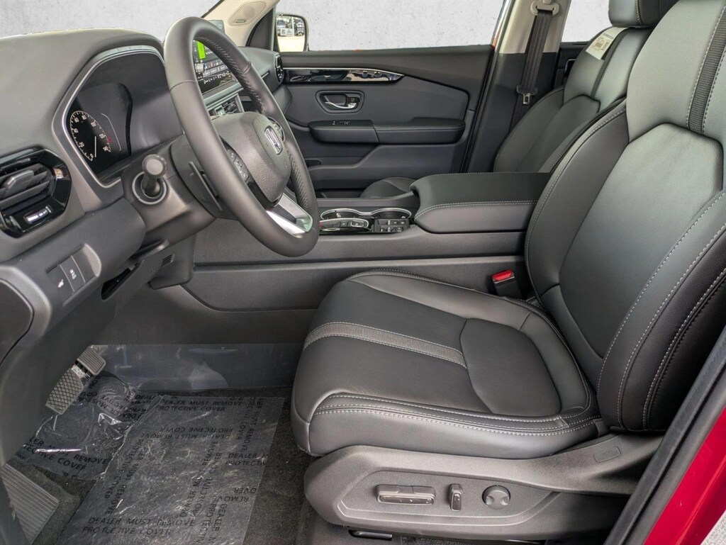 Certified 2025 Honda Pilot Touring SUV
