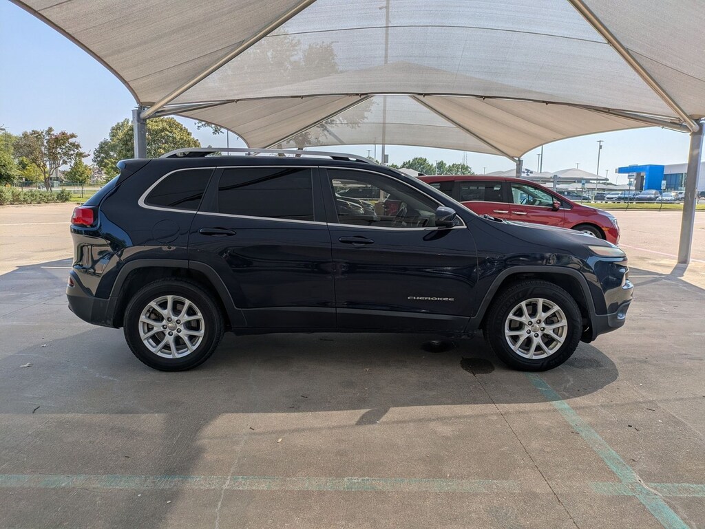 Used 2016 Jeep Cherokee Latitude 4x4 SUV