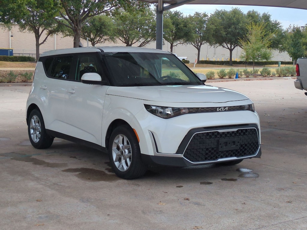 Used 2025 Kia Soul LX Hatchback