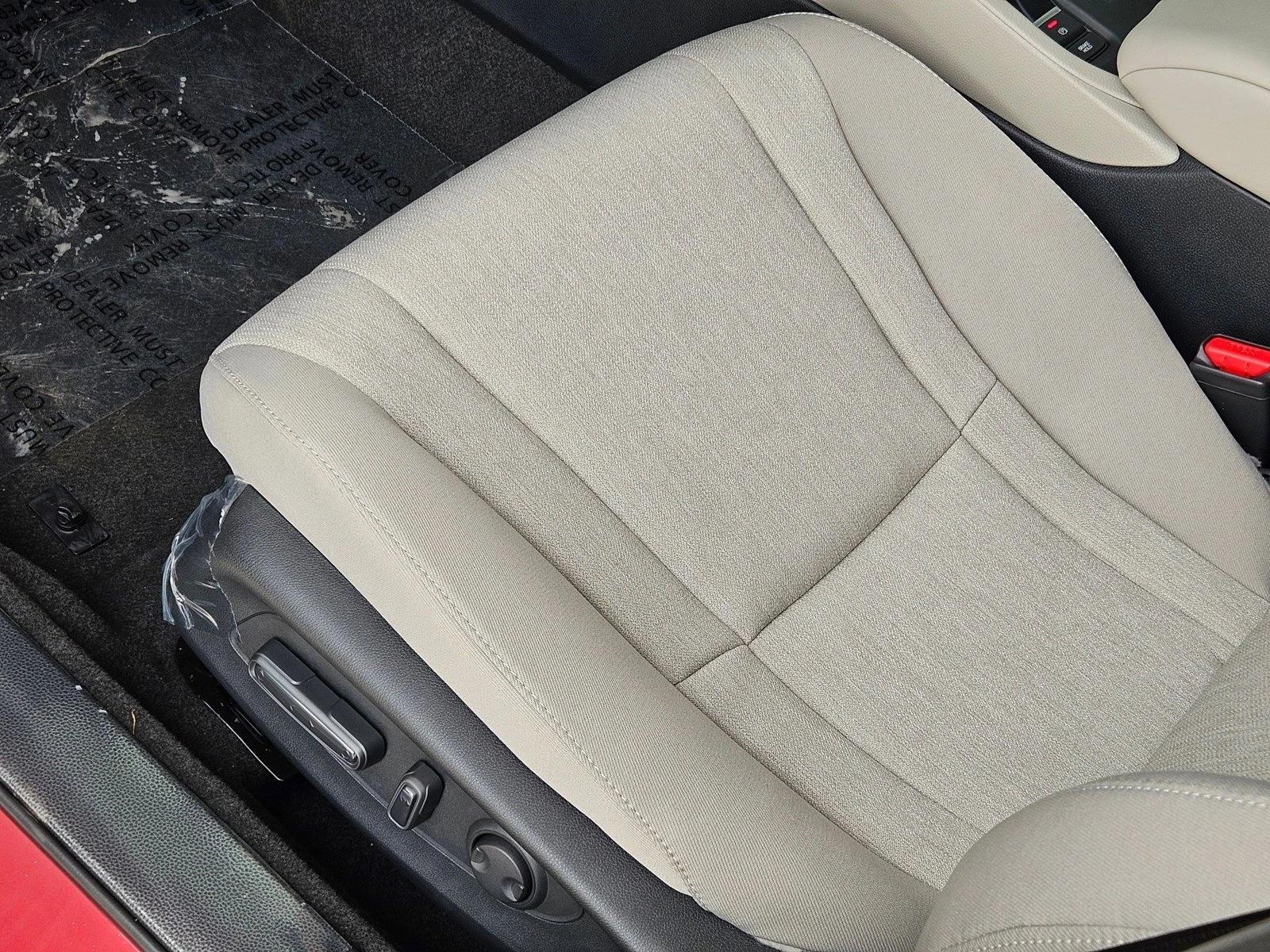 2025 Honda Accord SE - Photo 4