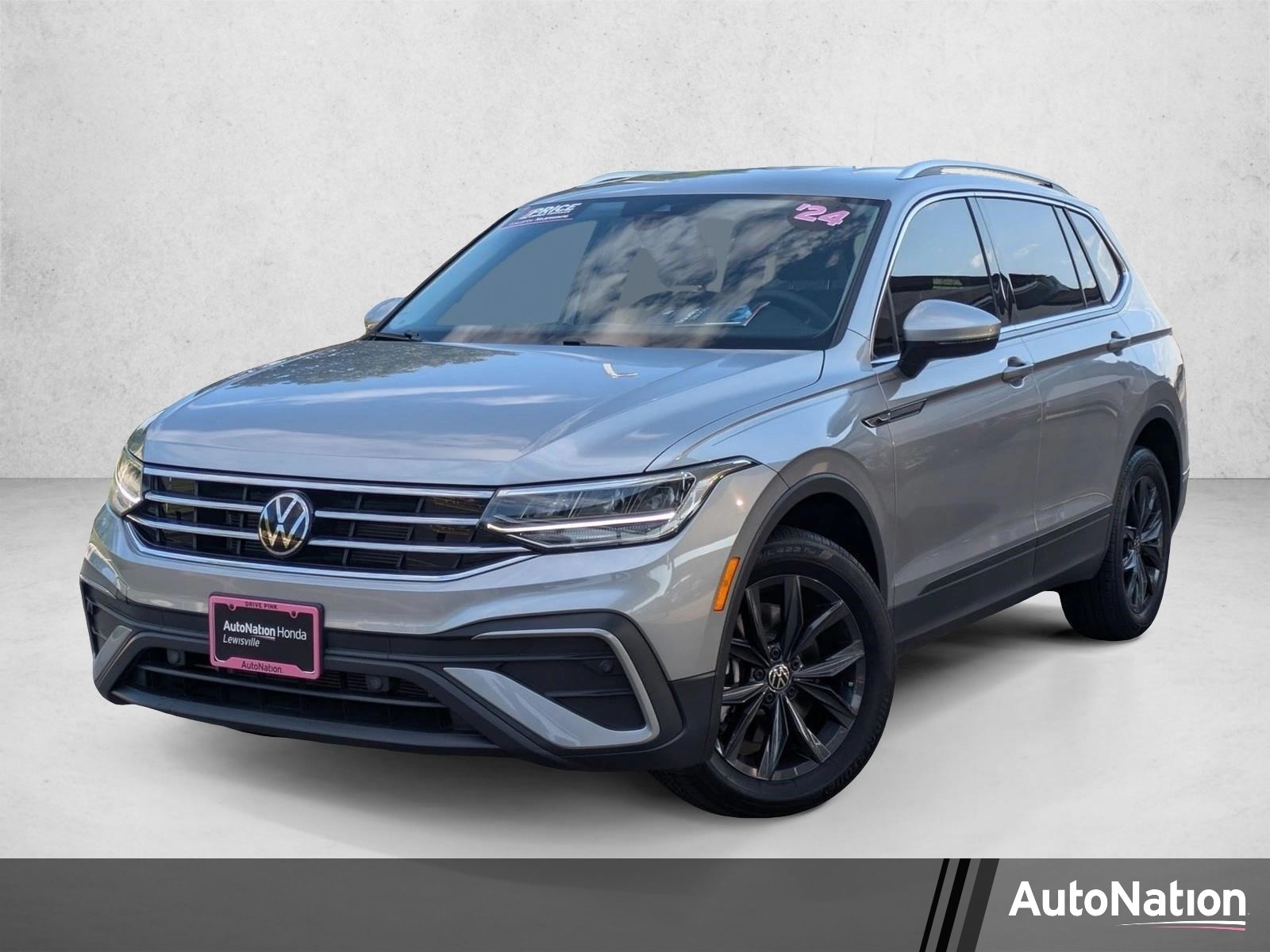 2024 Volkswagen Tiguan 2.0T SE's photo