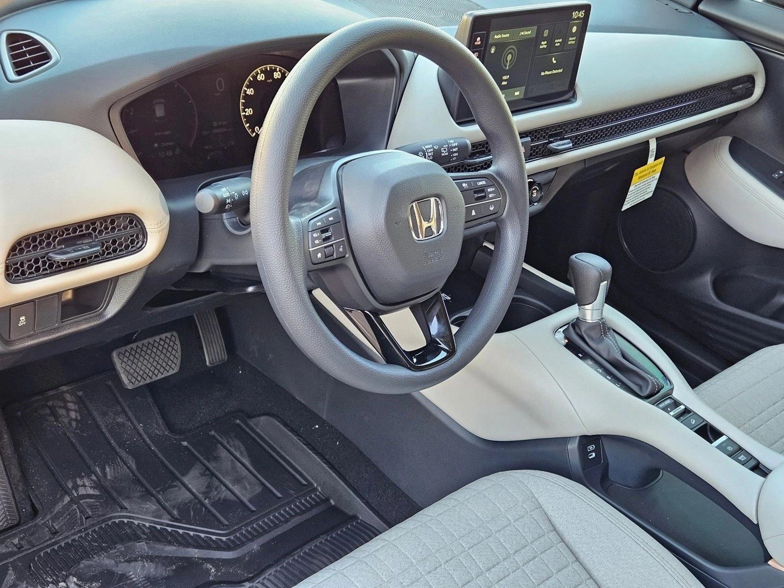 2026 Honda HR-V LX photo 3