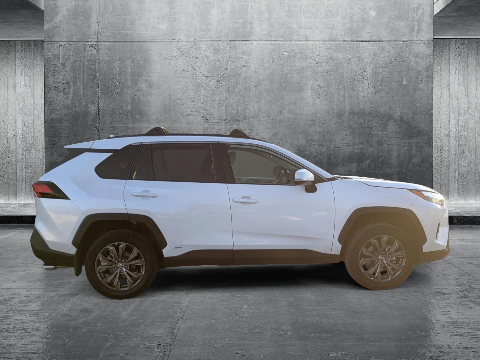 2023 Toyota RAV4 Hybrid XLE Premium photo 4