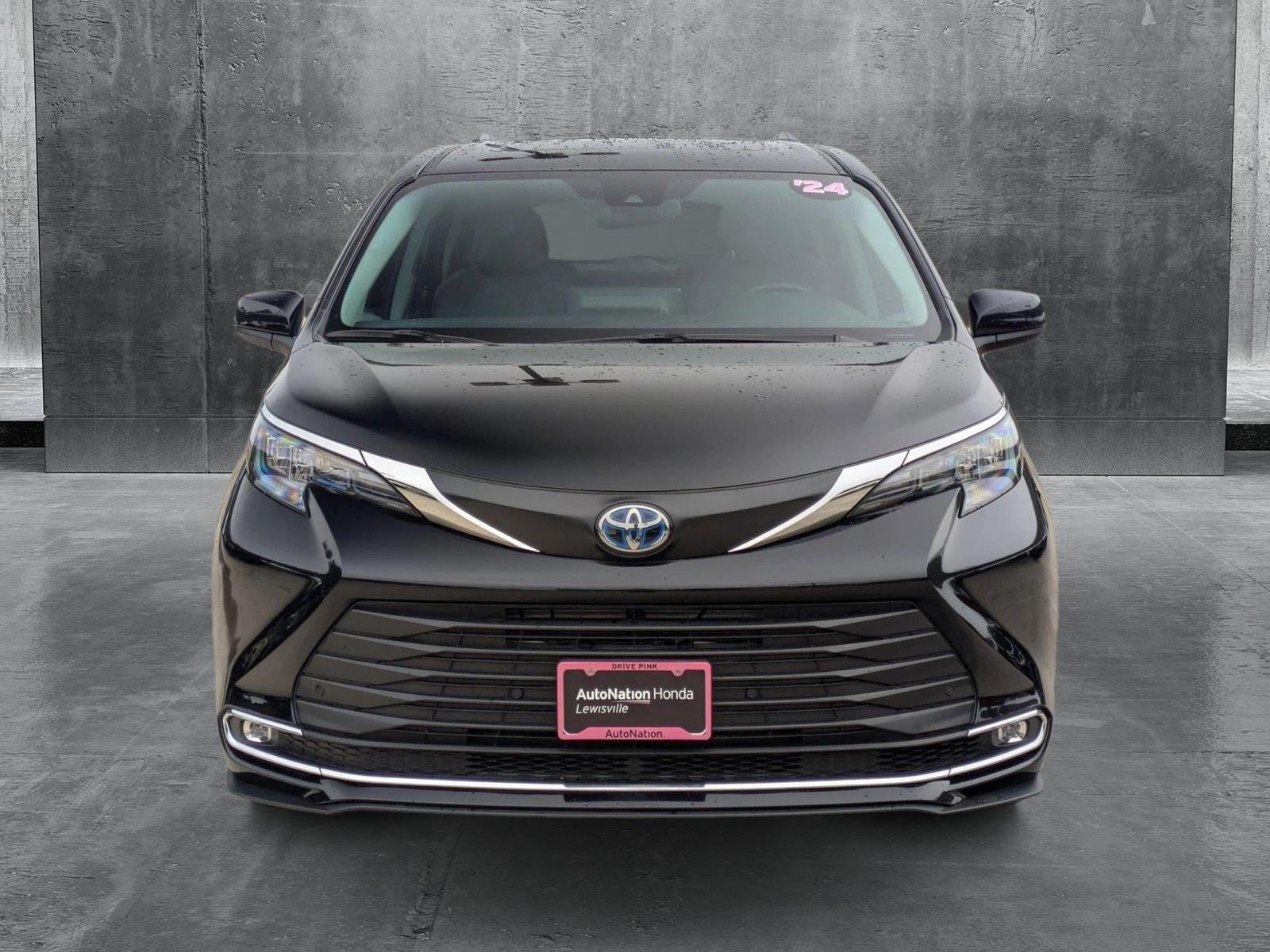 Used 2024 Toyota Sienna XLE with VIN 5TDYRKEC8RS181656 for sale in Lewisville, TX