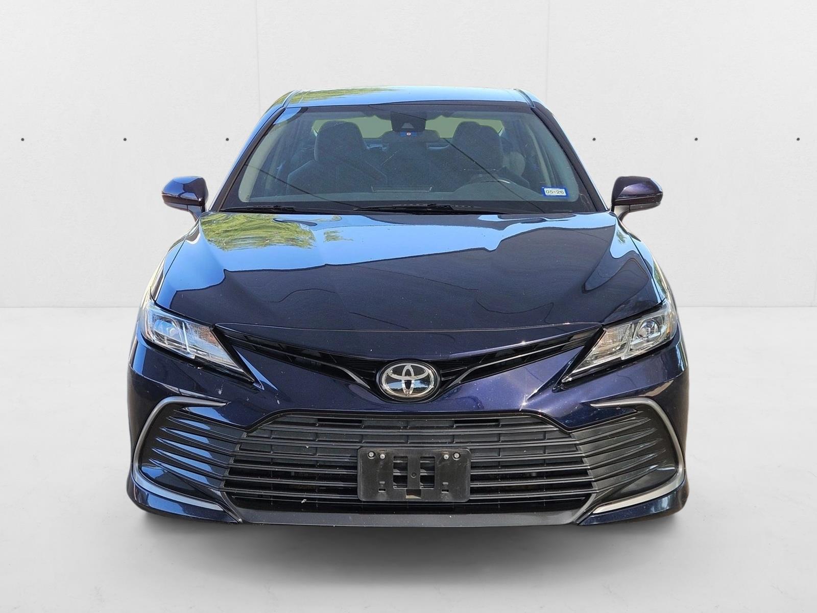 2022 Toyota Camry LE photo 2