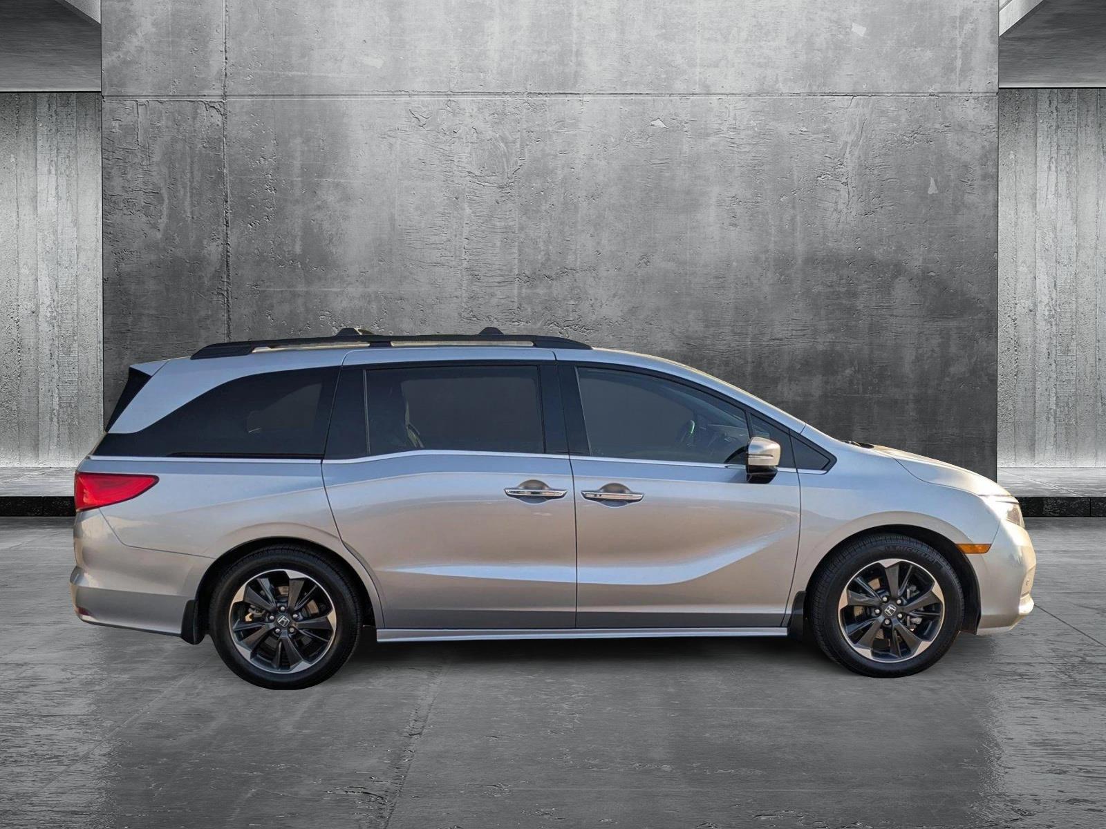 2024 Honda Odyssey Elite photo 4