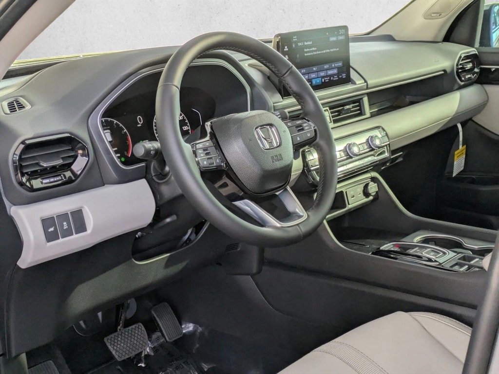 New 2025 Honda Pilot Touring SUV