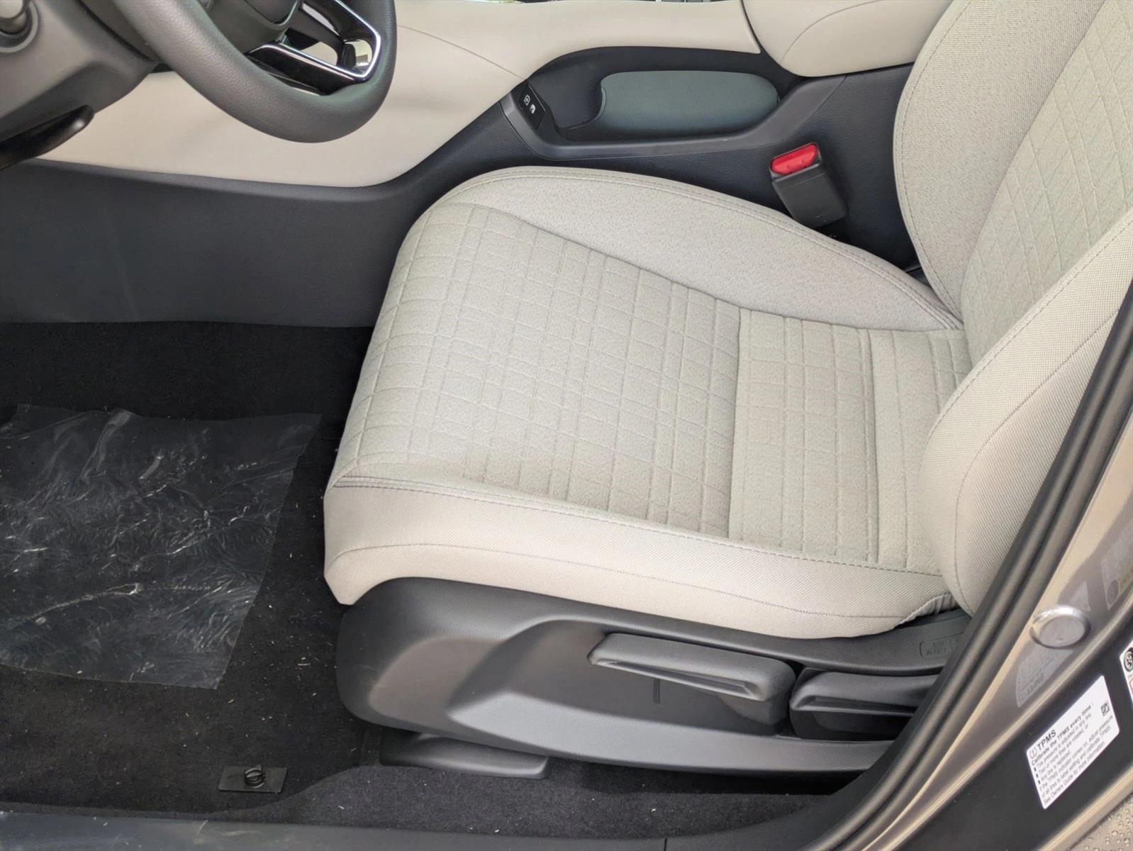 2026 Honda HR-V LX photo 3