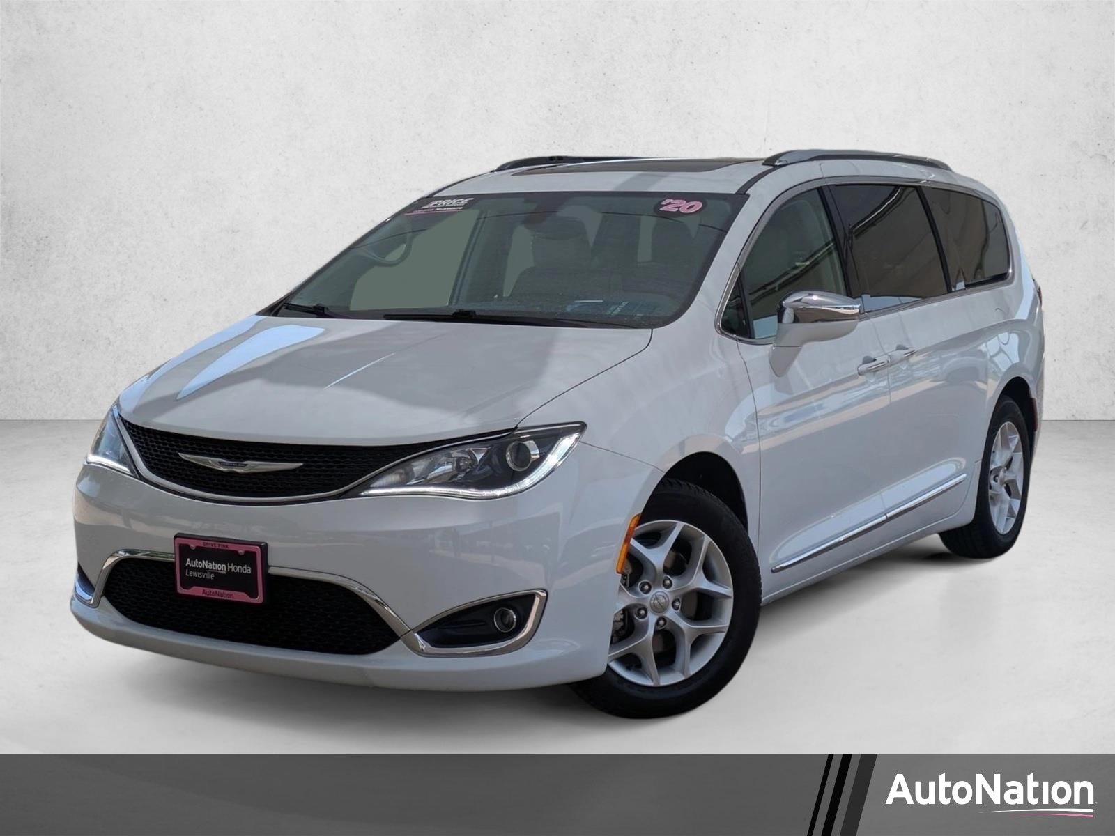 2020 Chrysler Pacifica Limited's photo