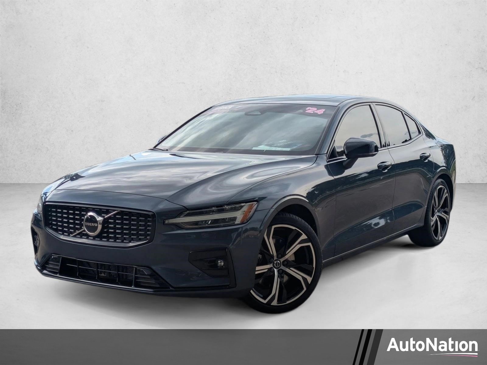 2024 Volvo S60 B5 Core Dark Theme AWD's photo