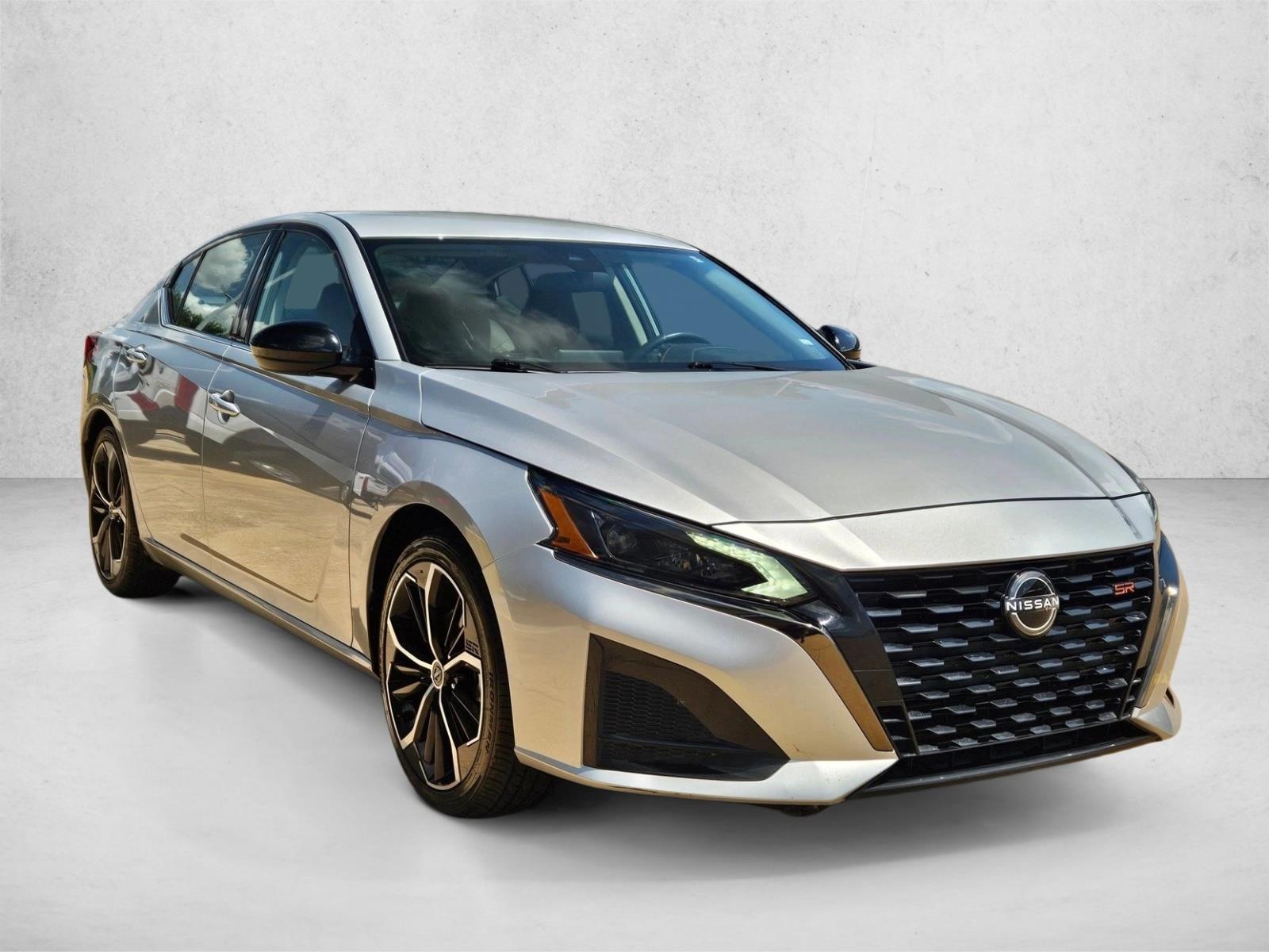 2024 Nissan Altima 2.5 SR photo 3