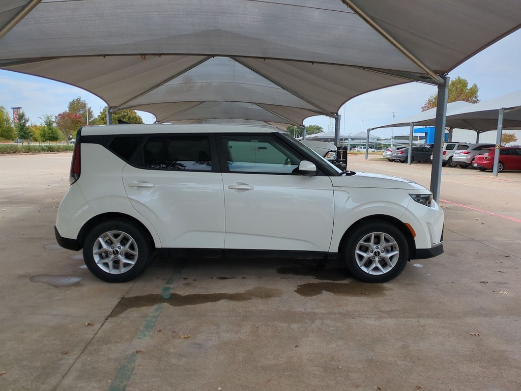 Used 2025 Kia Soul LX Hatchback